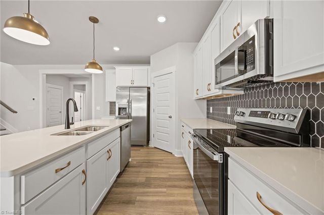 9151 Stoney River Lane, Kernersville, NC 27284