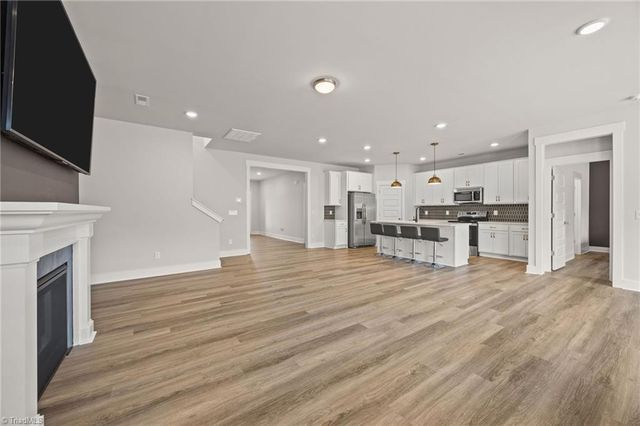 9151 Stoney River Lane, Kernersville, NC 27284