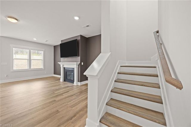 9151 Stoney River Lane, Kernersville, NC 27284