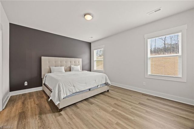 9151 Stoney River Lane, Kernersville, NC 27284