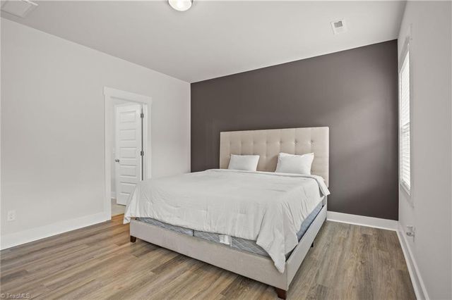 9151 Stoney River Lane, Kernersville, NC 27284