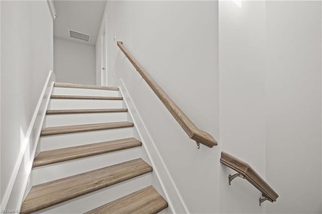 9151 Stoney River Lane, Kernersville, NC 27284