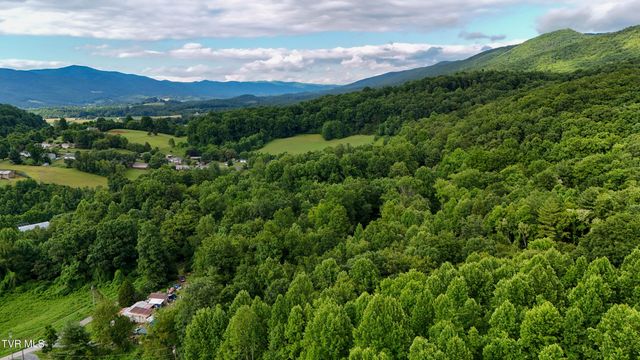 180 Bill Nave Loop, Elizabethton, TN 37643