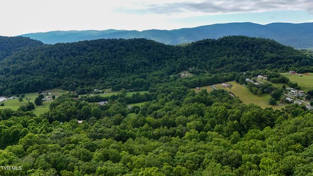 180 Bill Nave Loop, Elizabethton, TN 37643