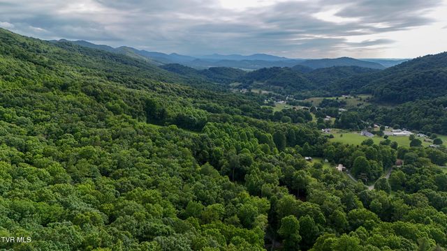 180 Bill Nave Loop, Elizabethton, TN 37643