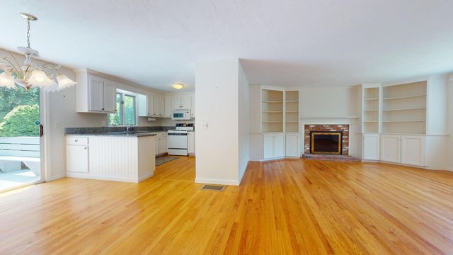 96 Pawkannawkut Drive, South Yarmouth, MA 02664