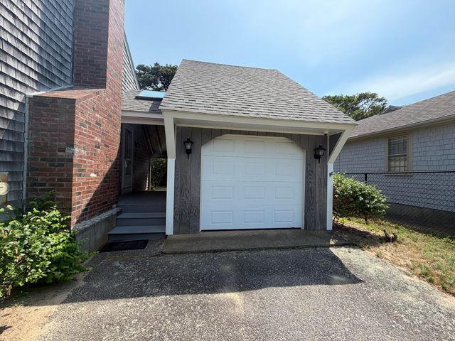96 Pawkannawkut Drive, South Yarmouth, MA 02664