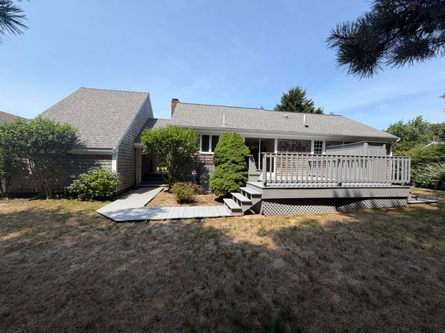 96 Pawkannawkut Drive, South Yarmouth, MA 02664