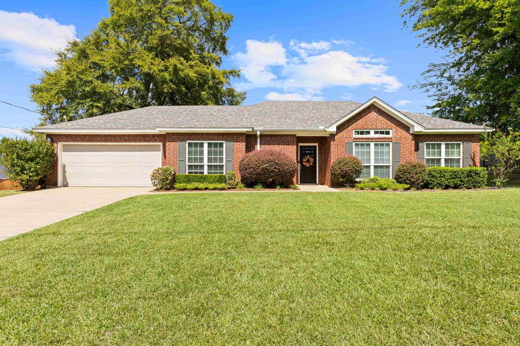 1405 Walter St., Longview, TX 75605