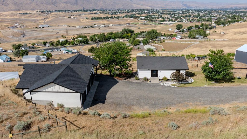 2860 Scenic Hills Dr, Clarkston, WA 99403