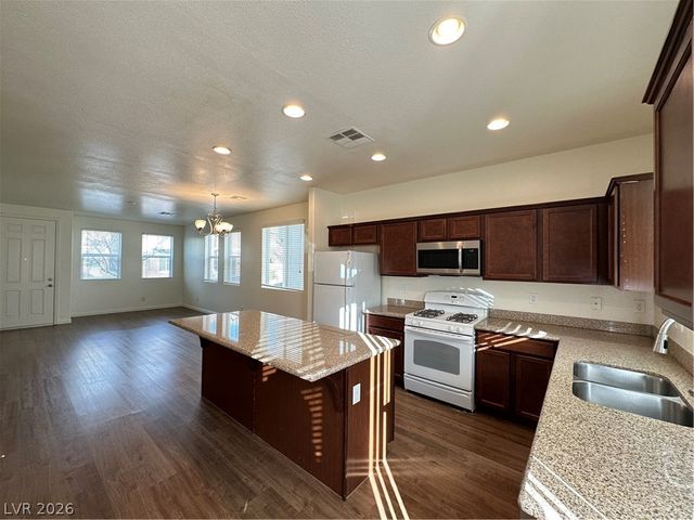 4475 DAYS CREEK Avenue, Las Vegas, NV 89141