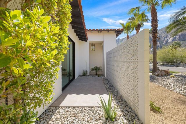 968 N Rose Avenue, Palm Springs, CA 92262
