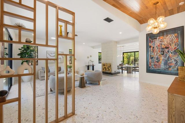 968 N Rose Avenue, Palm Springs, CA 92262