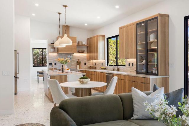 968 N Rose Avenue, Palm Springs, CA 92262