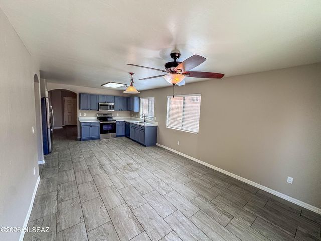 6938 S Creek Run Avenue, Tucson, AZ 85756