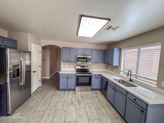 6938 S Creek Run Avenue, Tucson, AZ 85756
