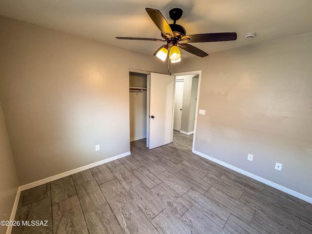 6938 S Creek Run Avenue, Tucson, AZ 85756