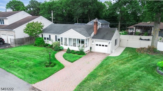 870 Crescent Dr, Rahway City, NJ 07065