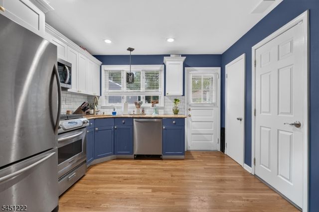 870 Crescent Dr, Rahway City, NJ 07065