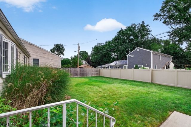 870 Crescent Dr, Rahway City, NJ 07065