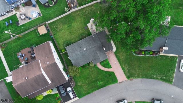 870 Crescent Dr, Rahway City, NJ 07065