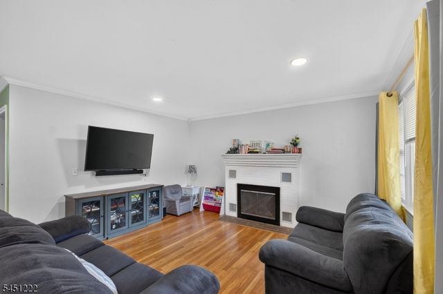 870 Crescent Dr, Rahway City, NJ 07065