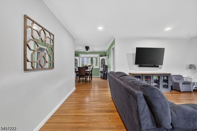 870 Crescent Dr, Rahway City, NJ 07065