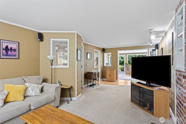 17729 S Tapps Drive E, Lake Tapps, WA 98391