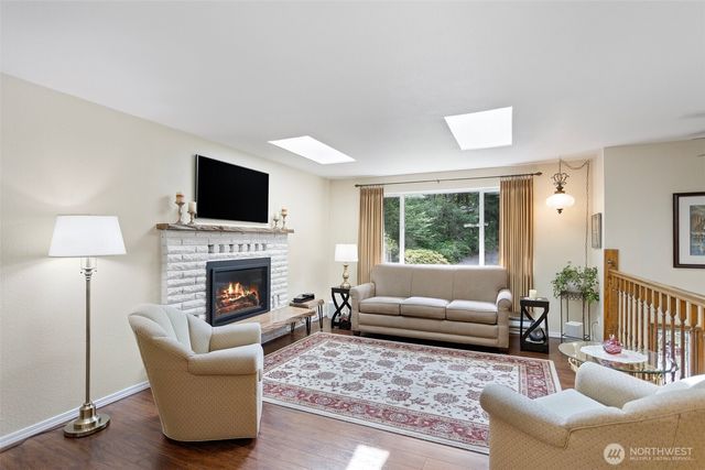 17729 S Tapps Drive E, Lake Tapps, WA 98391