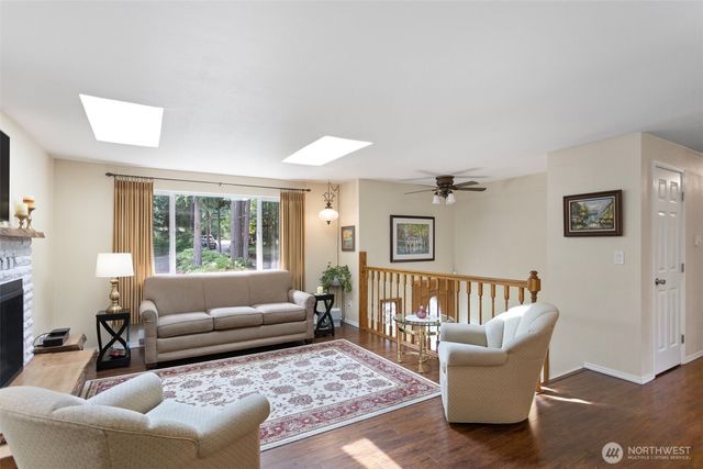 17729 S Tapps Drive E, Lake Tapps, WA 98391