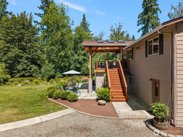 17729 S Tapps Drive E, Lake Tapps, WA 98391