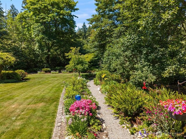 17729 S Tapps Drive E, Lake Tapps, WA 98391
