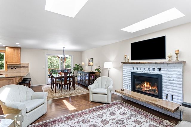 17729 S Tapps Drive E, Lake Tapps, WA 98391