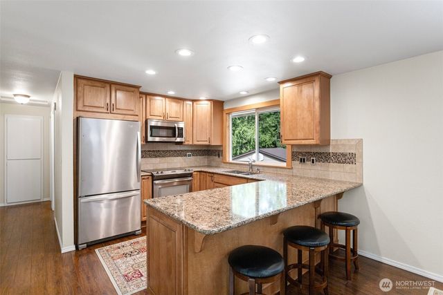 17729 S Tapps Drive E, Lake Tapps, WA 98391