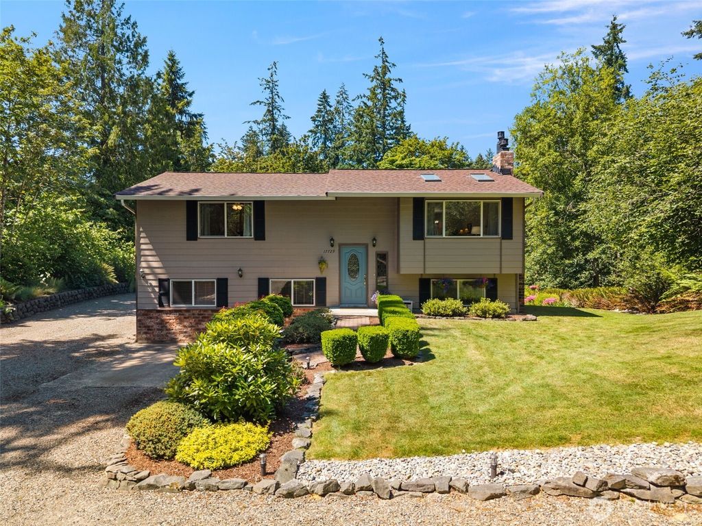 17729 S Tapps Drive E, Lake Tapps, WA 98391