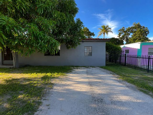 845 NW 144TH Street, Miami, FL 33168