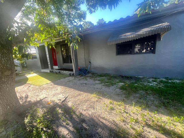 845 NW 144TH Street, Miami, FL 33168