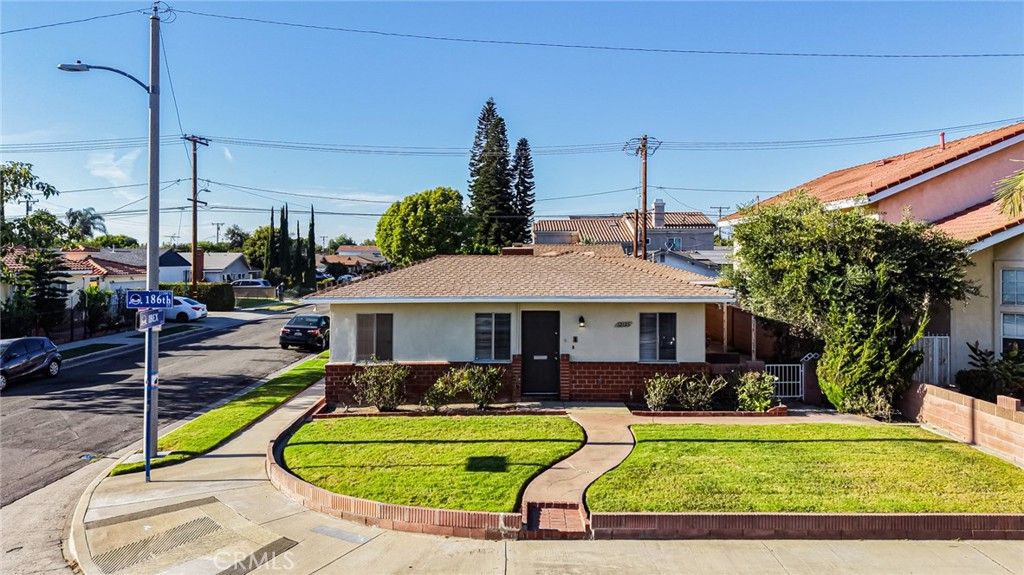 12135 186th, Artesia, CA 90701