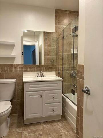 71-29 Myrtle Avenue 2nd Fl, Glendale, NY 11385