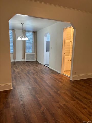 71-29 Myrtle Avenue 2nd Fl, Glendale, NY 11385