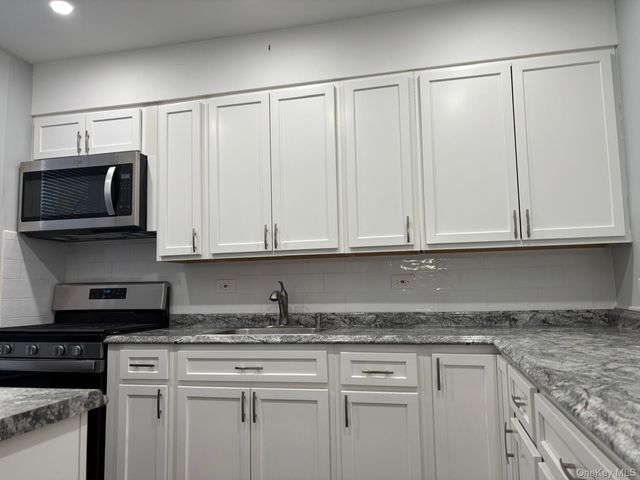 71-29 Myrtle Avenue 2nd Fl, Glendale, NY 11385