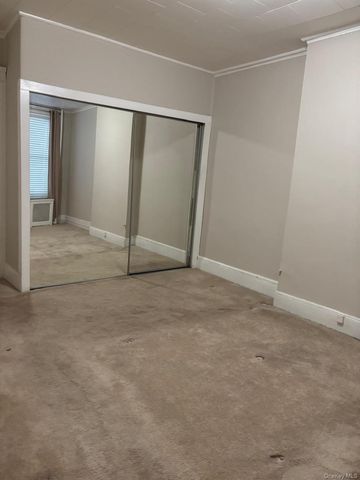 71-29 Myrtle Avenue 2nd Fl, Glendale, NY 11385