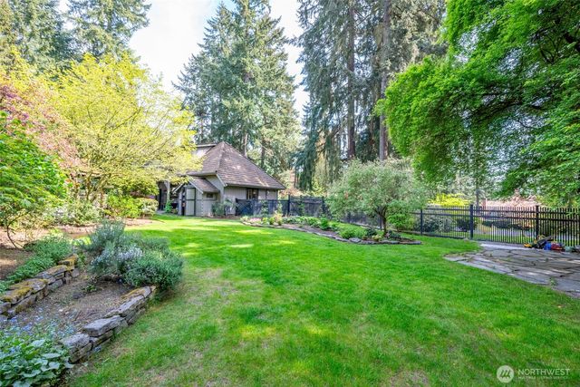 11726 NE 41st Street, Kirkland, WA 98033