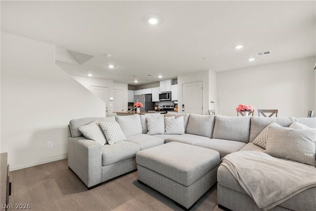 6136 Lily Garden Street, North Las Vegas, NV 89081