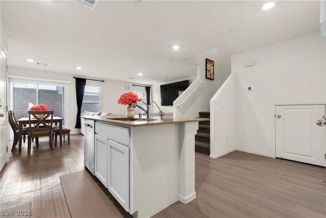 6136 Lily Garden Street, North Las Vegas, NV 89081