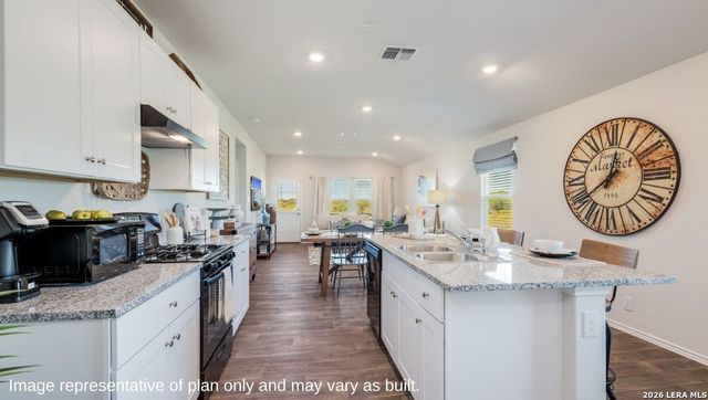 1554 Esmeralda Grv, San Antonio, TX 78253