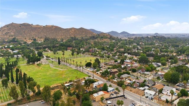 4212 14th Street, Riverside, CA 92501
