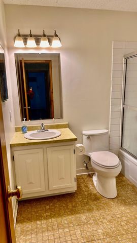 4009 Heritage Hills Drive 108, Bloomington, MN 55437