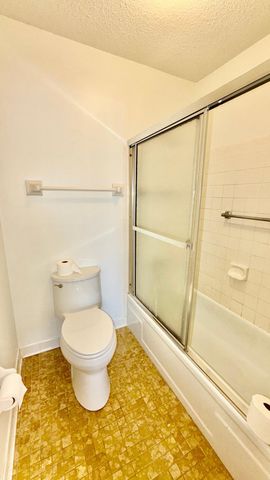 4009 Heritage Hills Drive 108, Bloomington, MN 55437