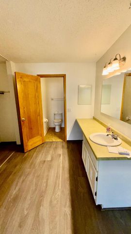 4009 Heritage Hills Drive 108, Bloomington, MN 55437